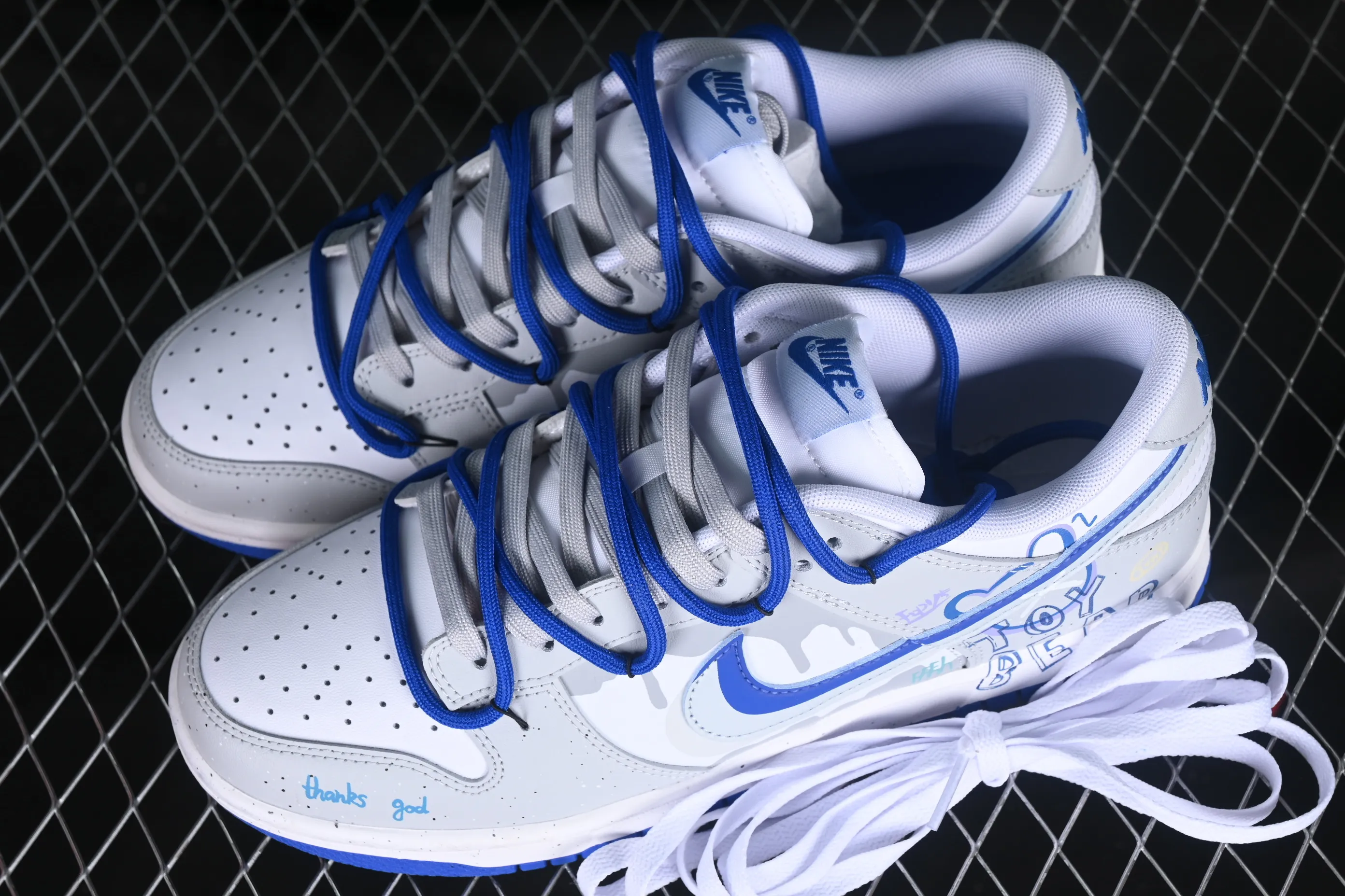 All Categories Nk SB Dunk Series Nk SB Dunk Low Low-top sneakers Nk Dunk Low "Royal" Gummy bear color graffiti Bear English letters SB strap low-top casual sneakers DV0831-104